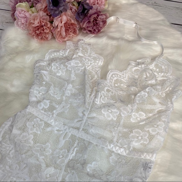 Plunging Lace V-neck Sexy Teddy Bodysuit - Picture 8 of 13